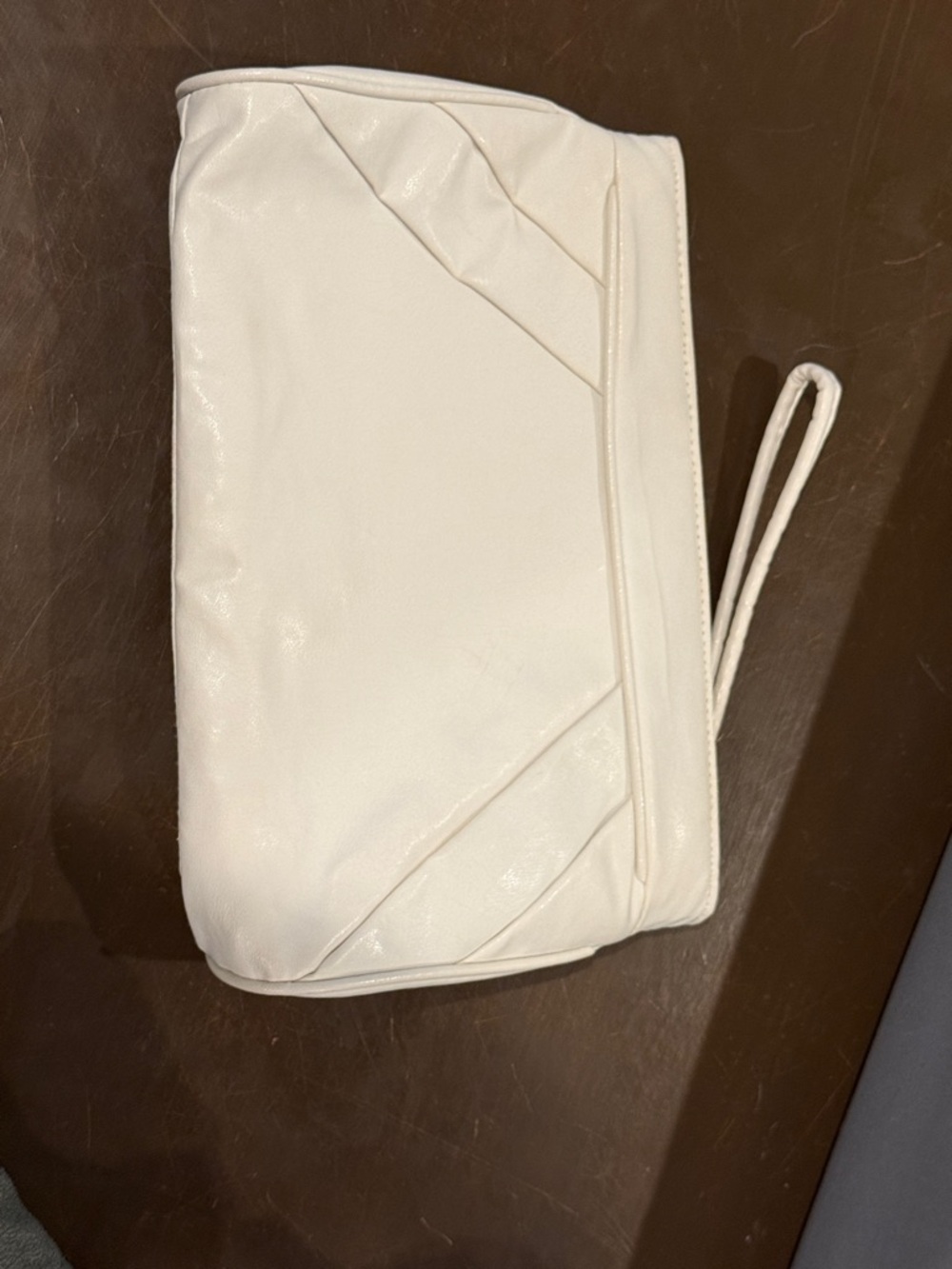 VINtAGE Women's White Wristlet Clutch